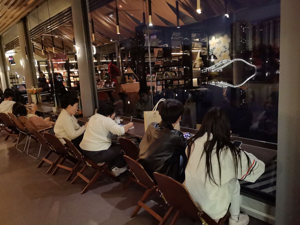 人是景的景，景是人的心。