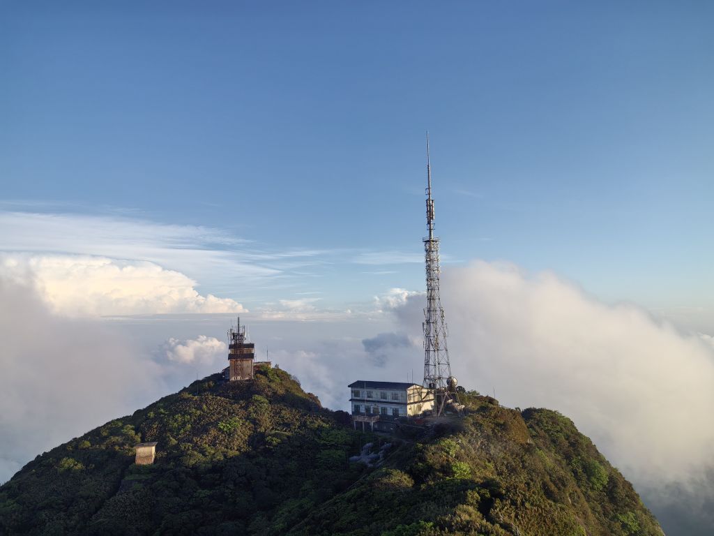 2026年5月13日傍晚18:00多，第一次看见云海，在美丽的猫儿山，也是山海经的招摇山。